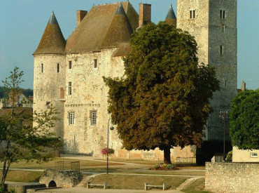 kayak près de chateau de nemours